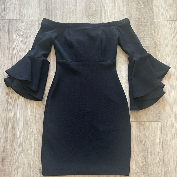 Black bodycon off the shoulder dress with bell sleeves size 0 - Picture 6 of 8